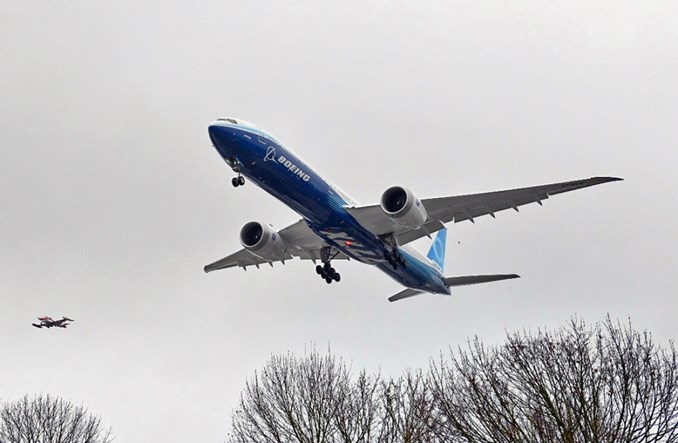 Pandemia uderzyła w producentów i dostawców samolotów