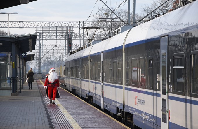 Pociągi PKP Intercity z Lotniska Chopina do Łodzi nie znikną z rozkładu jazdy