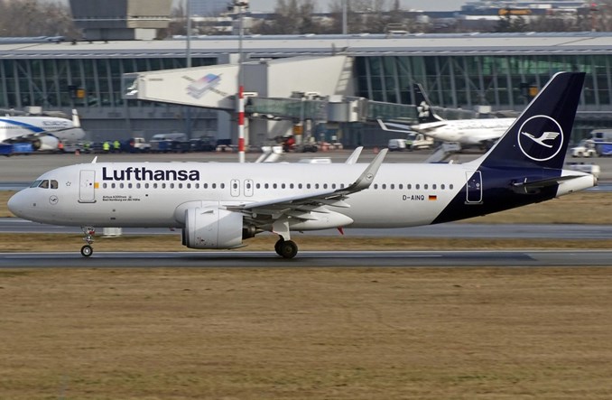 Aplikacje śledzące koronawirusa mogą ułatwić podróże lotnicze i planowanie wakacji