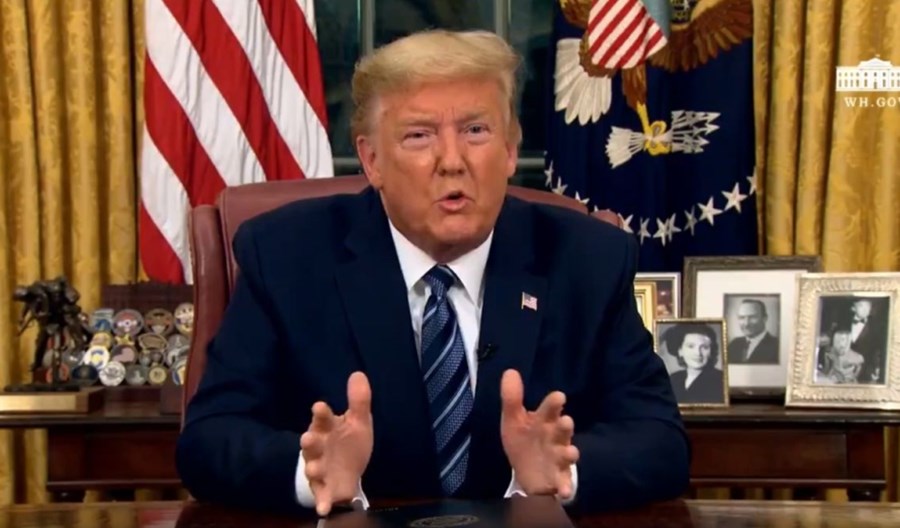 Trump zakazuje lotów z Europy. WHO ogłasza pandemię (aktualizacja) Trump zakazuje lotów z Europy. WHO ogłasza pandemię (aktualizacja)