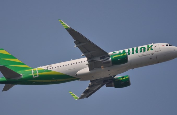 Indonezyjska tania linia wchodzi do Europy