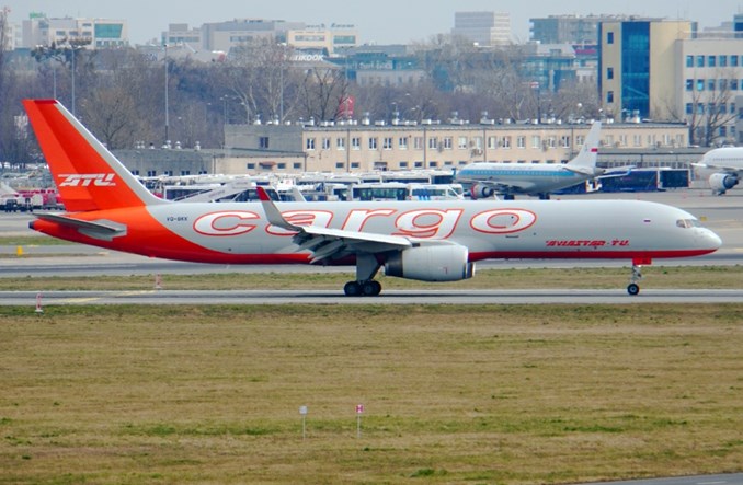 LOT, KGHM i ARP wspierają  walkę z koronawirusem. 3 samoloty ze sprzętem medycznym przylecą do Polski