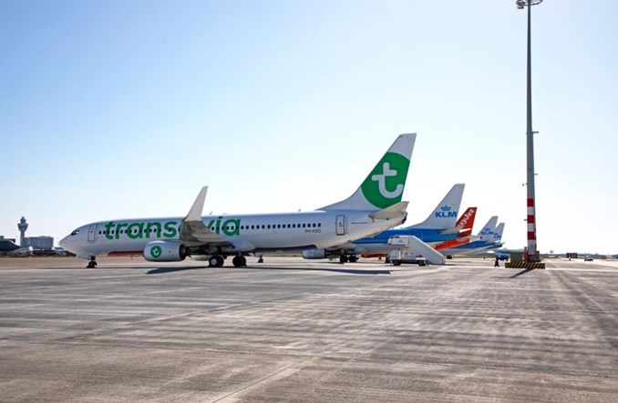 Schiphol: Pas startowy parkingiem dla samolotów