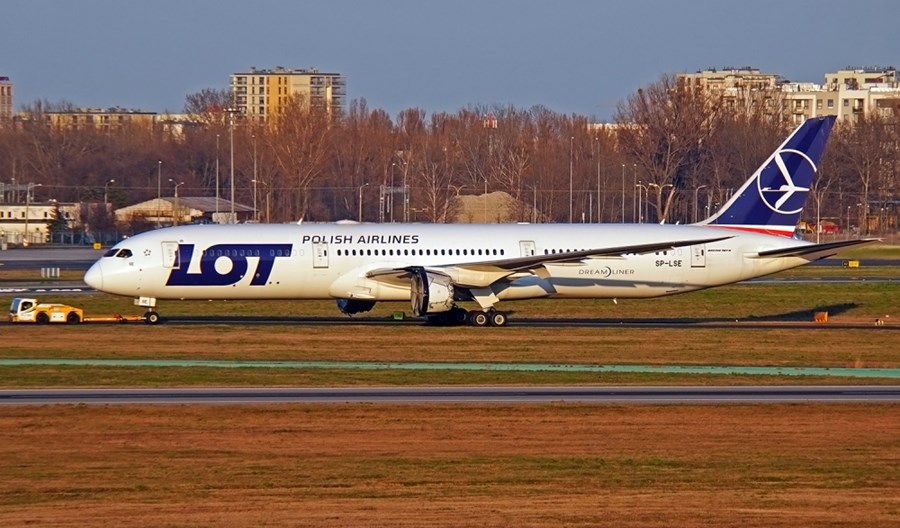 LOT: Trent 1000 ciągle niesprawne. Dwa dreamlinery uziemione, dwa na przeglądach w Abu Zabi LOT: Trent 1000 ciągle niesprawne. Dwa dreamlinery uziemione, dwa na przeglądach w Abu Zabi