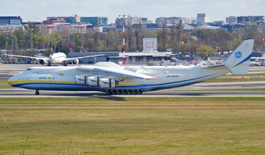 Antonow: An-225 Mrija zniszczony w czasie wojny. To był największy samolot świata Antonow: An-225 Mrija zniszczony w czasie wojny. To był największy samolot świata