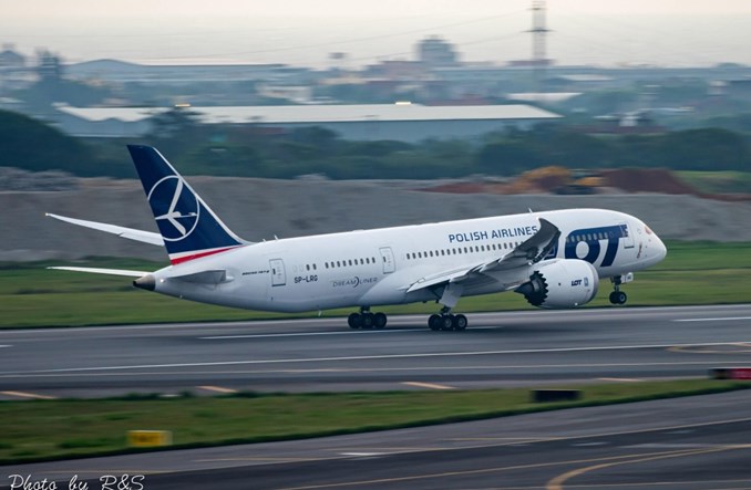 Wakacyjna oferta LOT. Innej ścieżki nie ma