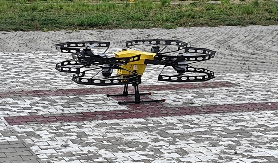 Warszawa: Próbki badań na obecność wirusa poleciały dronem Warszawa: Próbki badań na obecność wirusa poleciały dronem