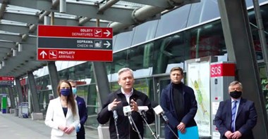 Biedroń apeluje o wsparcie dla Modlina. „Budowa CPK powinna zostać wstrzymana”