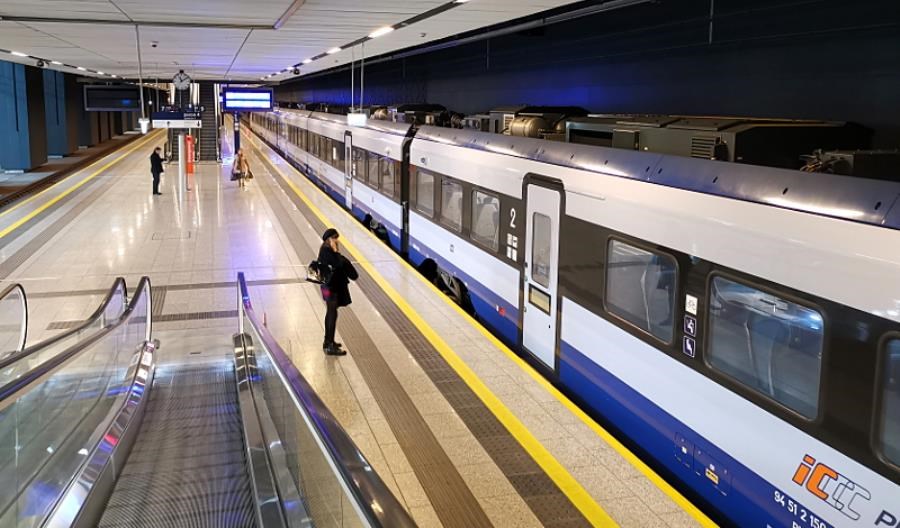 Warszawa: PKP Intercity nie wznowi (na razie) kursów do Lotniska Chopina Warszawa: PKP Intercity nie wznowi (na razie) kursów do Lotniska Chopina