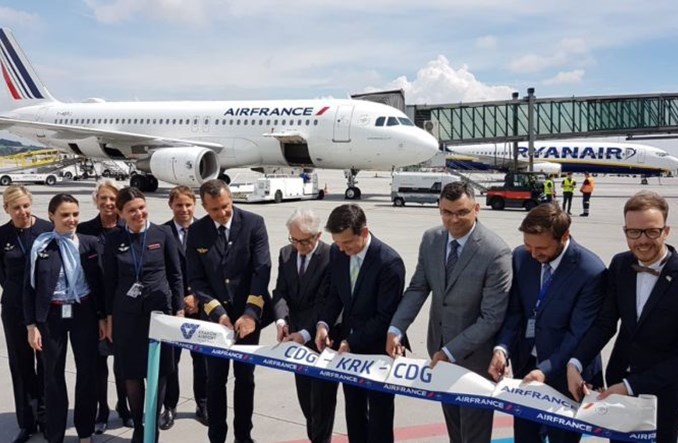 Pierwszy samolot Air France wylądował w Krakowie