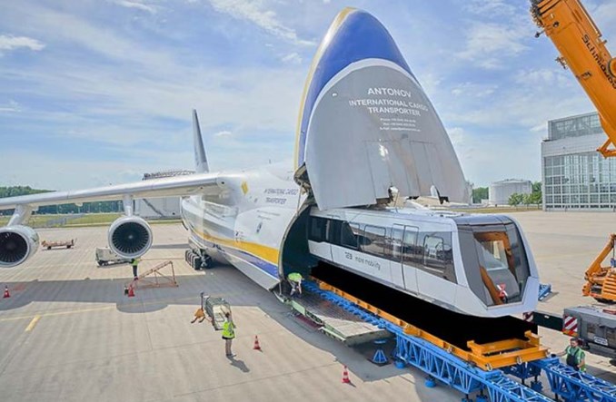 Rusłan An-124 doleciał do Chin z pociągami maglev z Niemiec