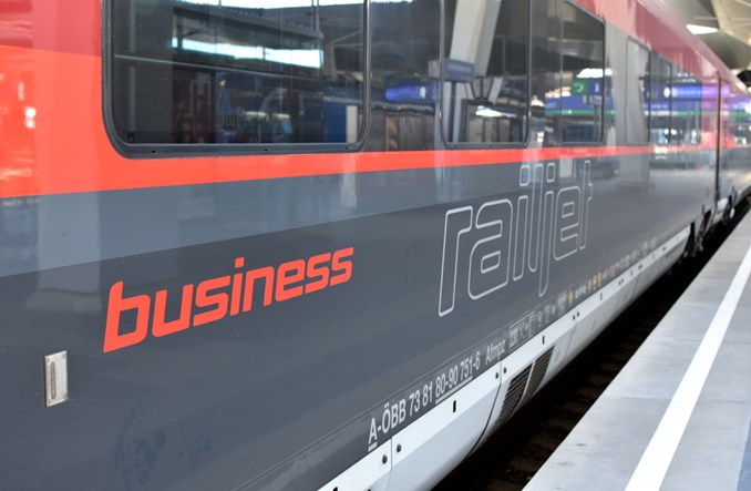 Nie będzie lotów Salzburg – Wiedeń. Zamiast samolotów będą pociągi