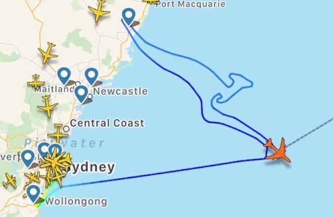 B747 linii Qantas pożegnał Australię śladem kangura na niebie B747 linii Qantas pożegnał Australię śladem kangura na niebie