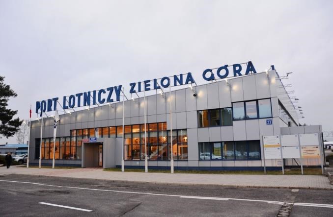 Korekty godzin lotów na trasie Zielona Góra – Warszawa