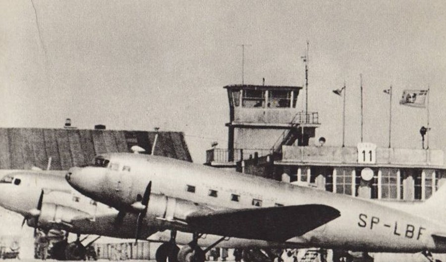 75 lat temu odbył się pierwszy rejs PLL LOT z udziałem personelu pokładowego 75 lat temu odbył się pierwszy rejs PLL LOT z udziałem personelu pokładowego