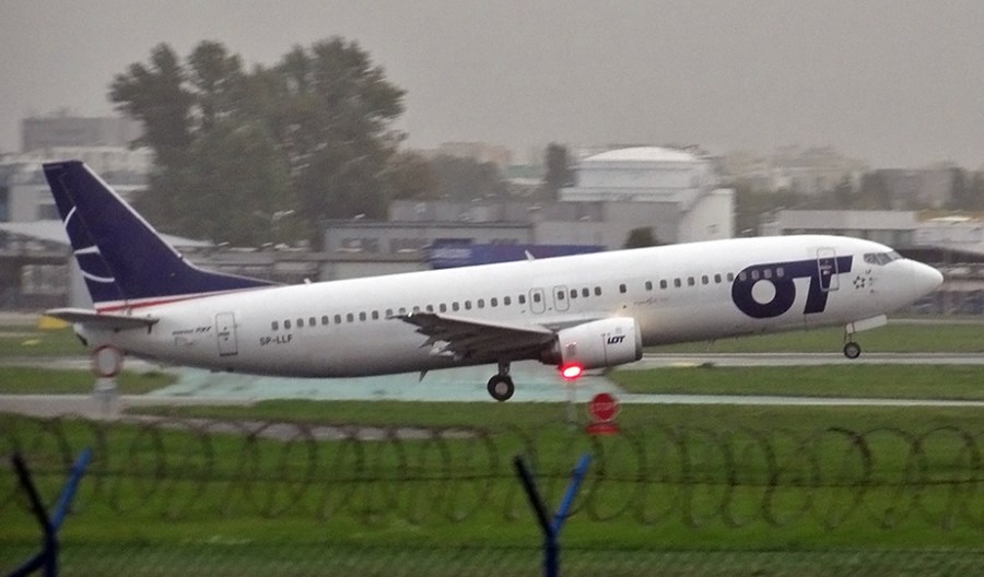 Ostatni B737-400 LOT-u (SP-LLF) odleciał na przebudowę do Shannon Ostatni B737-400 LOT-u (SP-LLF) odleciał na przebudowę do Shannon