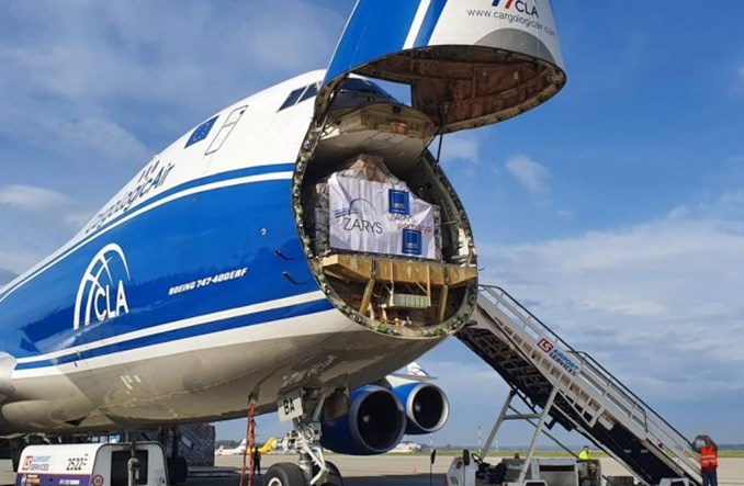 COVID-19: Kulminacja czarterów ze środkami ochrony medycznej z Chin