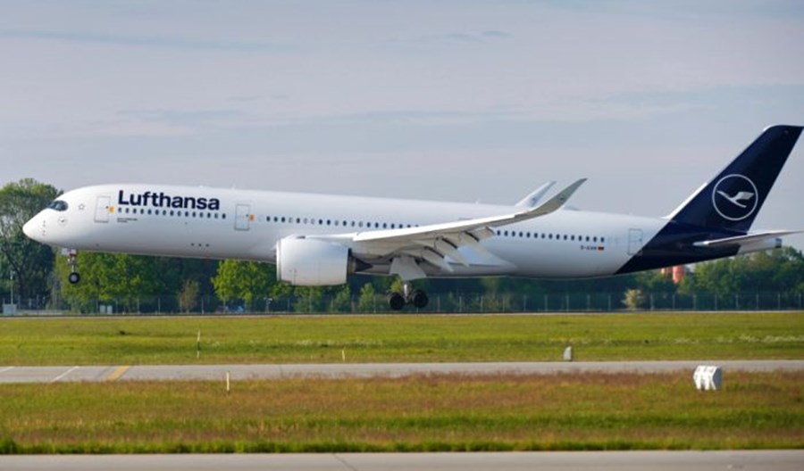 Pożegnanie Lufthansy z portem Tegel rejsem A350 Pożegnanie Lufthansy z portem Tegel rejsem A350