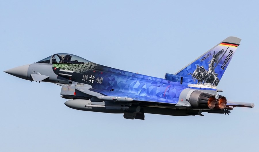 Airbus podpisał z Niemcami kontrakt na 38 samolotów Eurofighter Airbus podpisał z Niemcami kontrakt na 38 samolotów Eurofighter