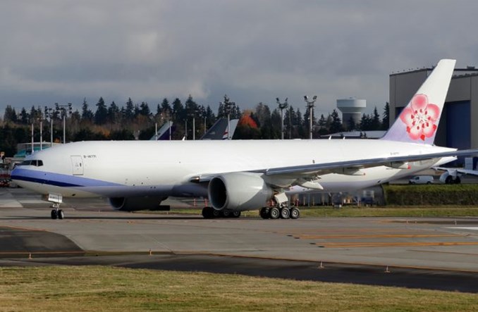 „Polityczne” malowanie samolotu? China Airlines odbierają pierwszego boeinga 777F