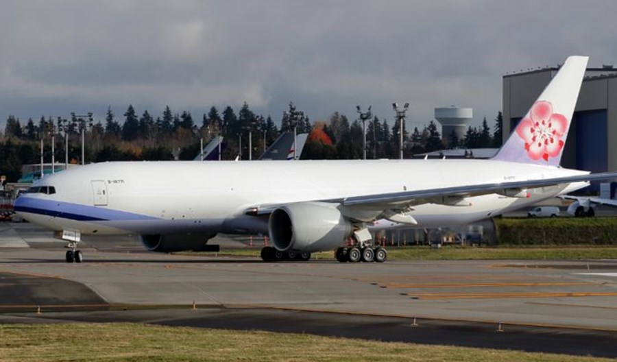 „Polityczne” malowanie samolotu? China Airlines odbierają pierwszego boeinga 777F „Polityczne” malowanie samolotu? China Airlines odbierają pierwszego boeinga 777F