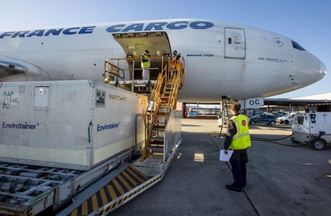 Paryż: Społeczność cargo przygotowuje się do dystrybucji szczepionek