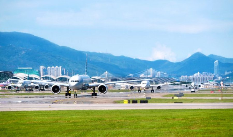 Bombardier rozpoczął montaż pojazdów dla portu w Hongkongu Bombardier rozpoczął montaż pojazdów dla portu w Hongkongu