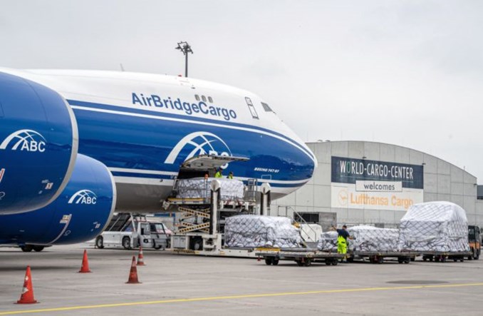 Saksonia: Spadek pasażerów o 78 proc. Wzrost cargo w porcie Lipsk-Halle