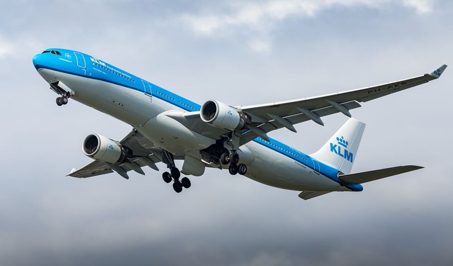 KLM zawiesza połączenia dalekodystansowe. Dystrybucja szczepionek zagrożona KLM zawiesza połączenia dalekodystansowe. Dystrybucja szczepionek zagrożona