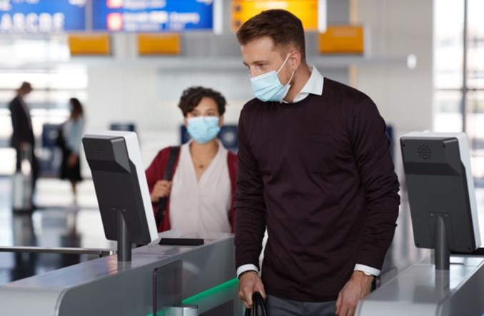 Lufthansa zakazuje od 1 lutego używania masek materiałowych i szali