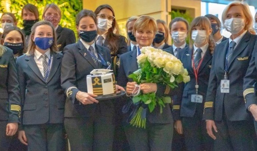 Szarzec-Tragarz zakończyła karierę lotniczą. Pierwsza pilot w Europie za sterami Dreamlinera Szarzec-Tragarz zakończyła karierę lotniczą. Pierwsza pilot w Europie za sterami Dreamlinera