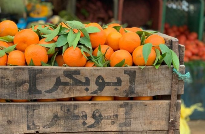 Zjedli tuż przed lotem 30 kg pomarańczy. Nie chcieli płacić za nadbagaż