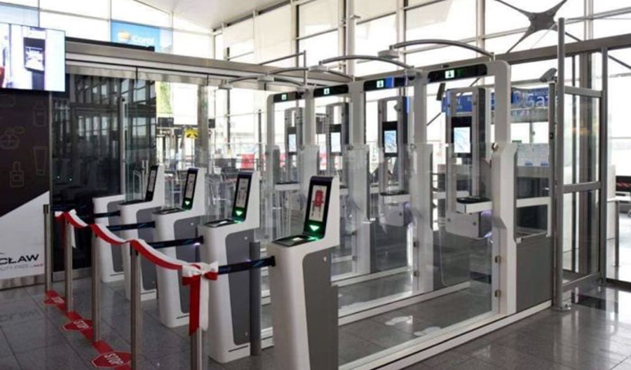Wrocław: Szybsza kontrola graniczna dzięki automatycznym bramkom Wrocław: Szybsza kontrola graniczna dzięki automatycznym bramkom