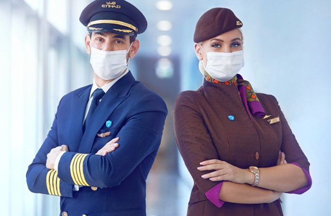 Etihad Airways zaszczepiły 100 proc. pracowników pierwszej linii