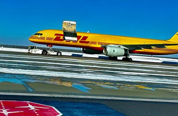 Lipsk: Boeing 757 DHL lądował z otwartymi drzwiami. Ładunek ocalał, nikt nie został ranny