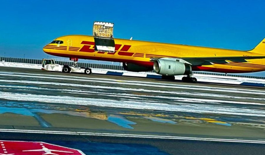 Lipsk: Boeing 757 DHL lądował z otwartymi drzwiami. Ładunek ocalał, nikt nie został ranny Lipsk: Boeing 757 DHL lądował z otwartymi drzwiami. Ładunek ocalał, nikt nie został ranny