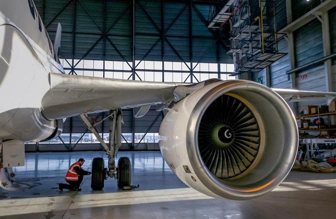 Finnair rozmontuje i podda recyklingowi airbusa A319 na lotnisku w Helsinkach 