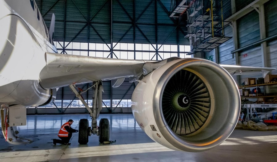 Finnair rozmontuje i podda recyklingowi airbusa A319 na lotnisku w Helsinkach Finnair rozmontuje i podda recyklingowi airbusa A319 na lotnisku w Helsinkach