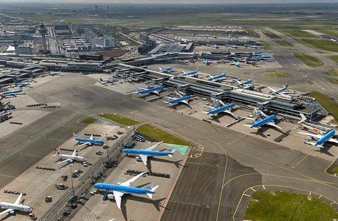 Amsterdam: Spadek liczby podróżnych o 83 proc. Duży wzrost cargo