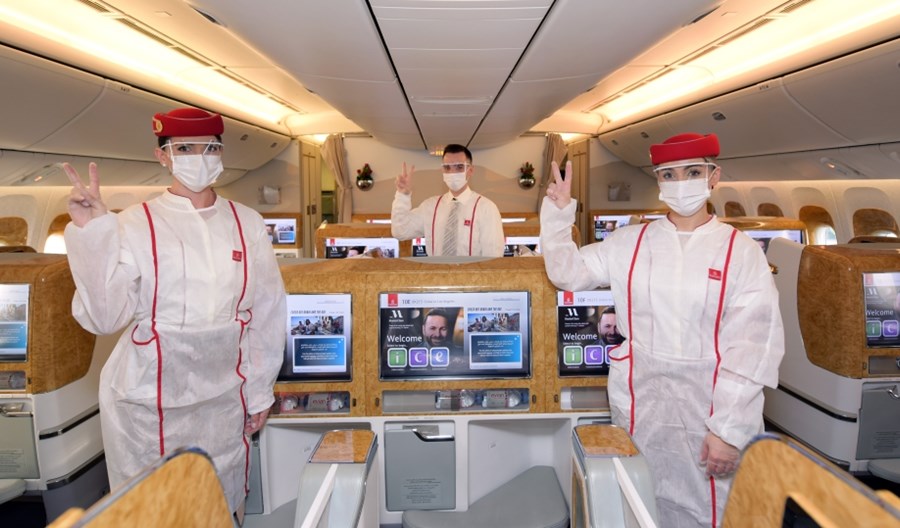 Pierwszy lot Emirates obsługiwany wyłącznie przez zaszczepione zespoły Pierwszy lot Emirates obsługiwany wyłącznie przez zaszczepione zespoły