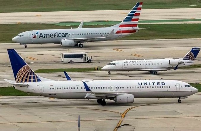 USA: Najniższy w historii poziom lotów w 2020 roku. Tylko cargo na plusie