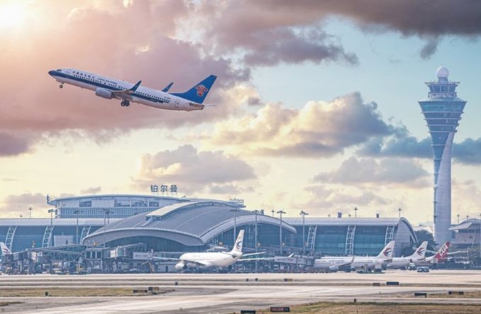 Analne testy obowiązkowe po przylocie do Chin. "Wszystkie decyzje wsparte są nauką"