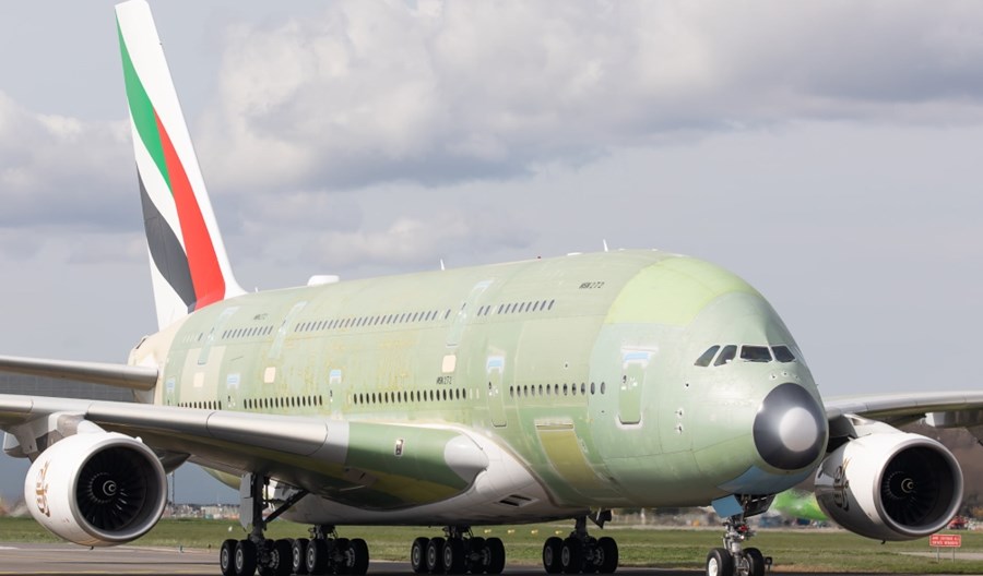Ostatni Airbus A380 już po pierwszym uruchomieniu silników. Dostawa do Emirates w drugiej połowie br. Ostatni Airbus A380 już po pierwszym uruchomieniu silników. Dostawa do Emirates w drugiej połowie br.