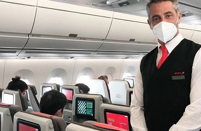 Iberia ogranicza do minimum personel pokładowy na długich trasach