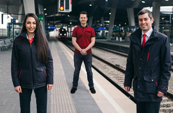 Austria: Byli piloci i stewardessy pracują w pociągach i na stacjach