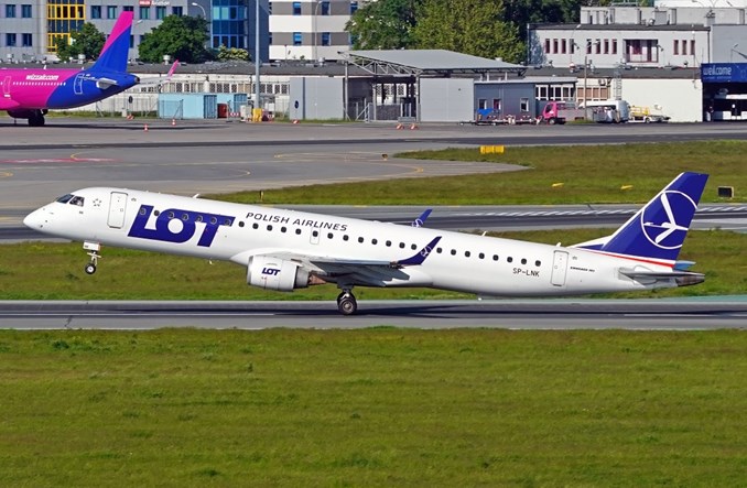 LOT. Nowe wakacyjne kierunki. Aktion, Batumi, Tivat i nie tylko