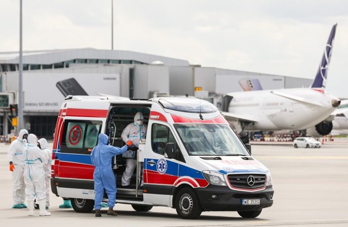 Kolejna ewakuacja dyplomatów z Indii z pomocą PLL LOT