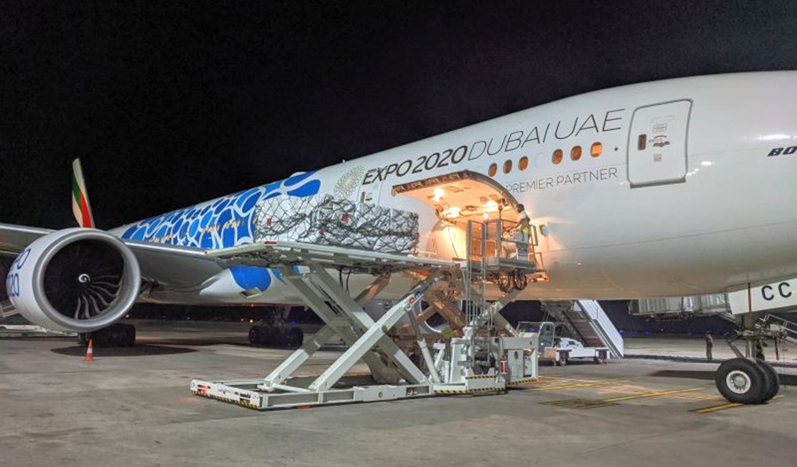 Emirates uruchamiają pomost lotniczy z pomocą dla Indii Emirates uruchamiają pomost lotniczy z pomocą dla Indii
