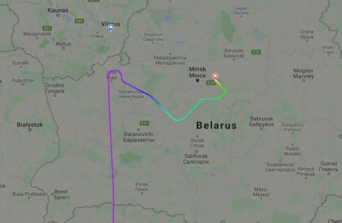 Samolot Ryanair zmuszony do lądowania w Mińsku. Morawiecki: akt państwowego terroryzmu [aktualizacja]