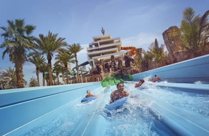 Wyjątkowa oferta Emirates. Bilet na rejs z wodnymi atrakcjami Dubaju